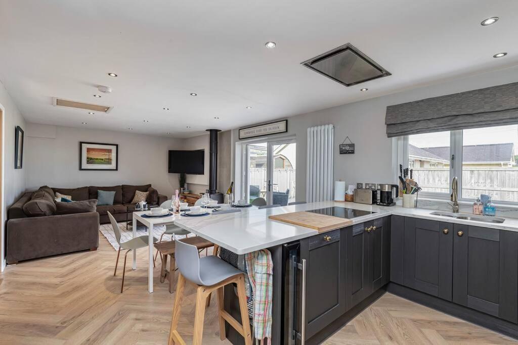 Family-Friendly Retreat Between Beach & Mountains Tremadog Exterior foto